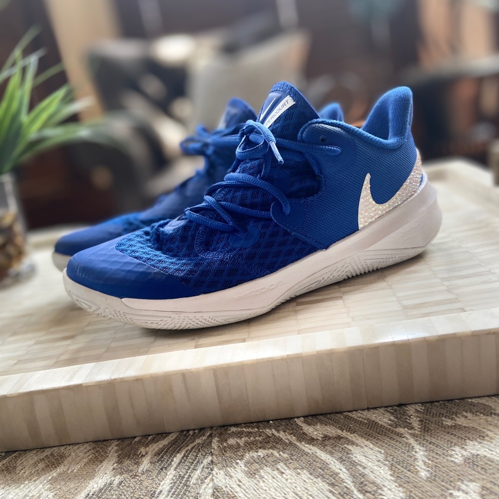 Lightly Used Zoom HyperCourt (Size 6.5) Custom with rine stones